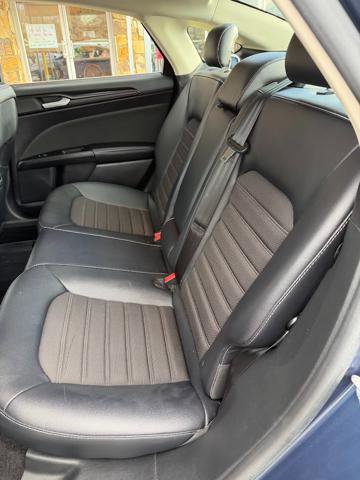 Used 2018 Ford Fusion SE w/ Equipment Group 201A image 6