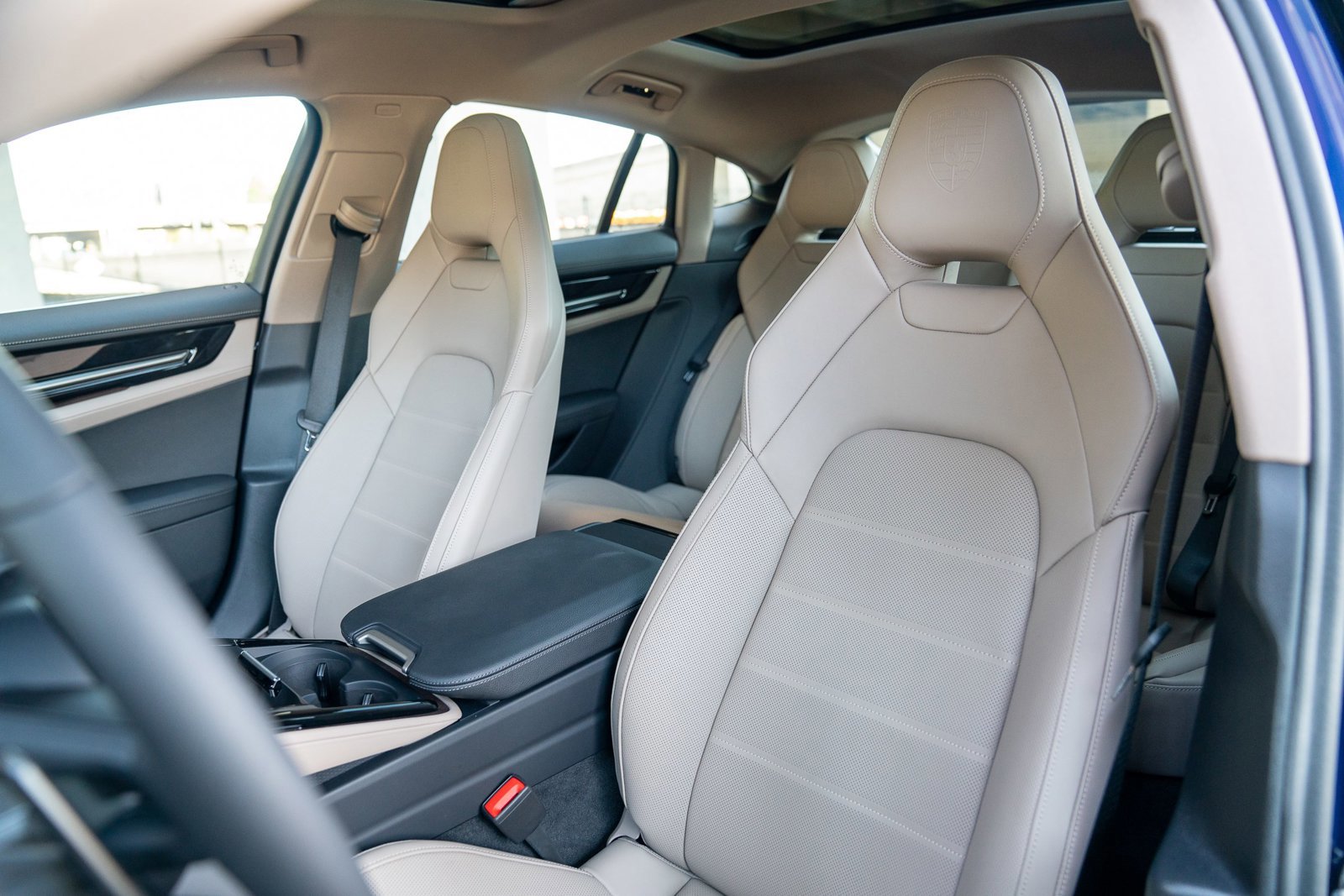 Certified 2025 Porsche Panamera 4 AWD/4WD image 5