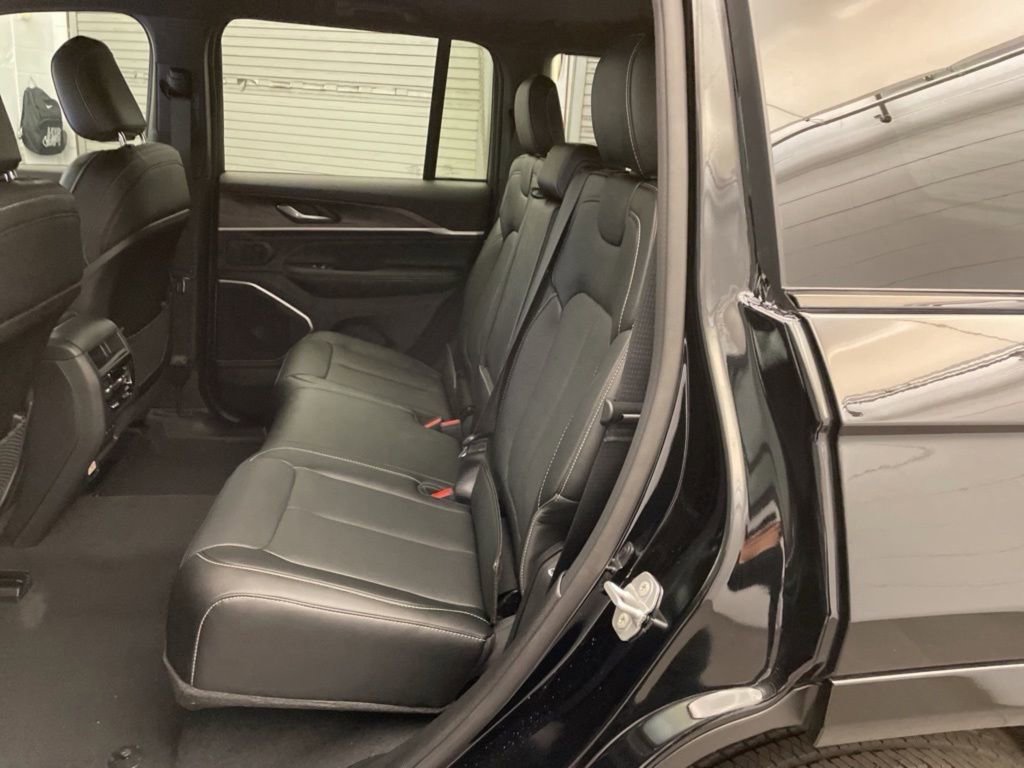 New 2026 Jeep Grand Cherokee Limited image 18