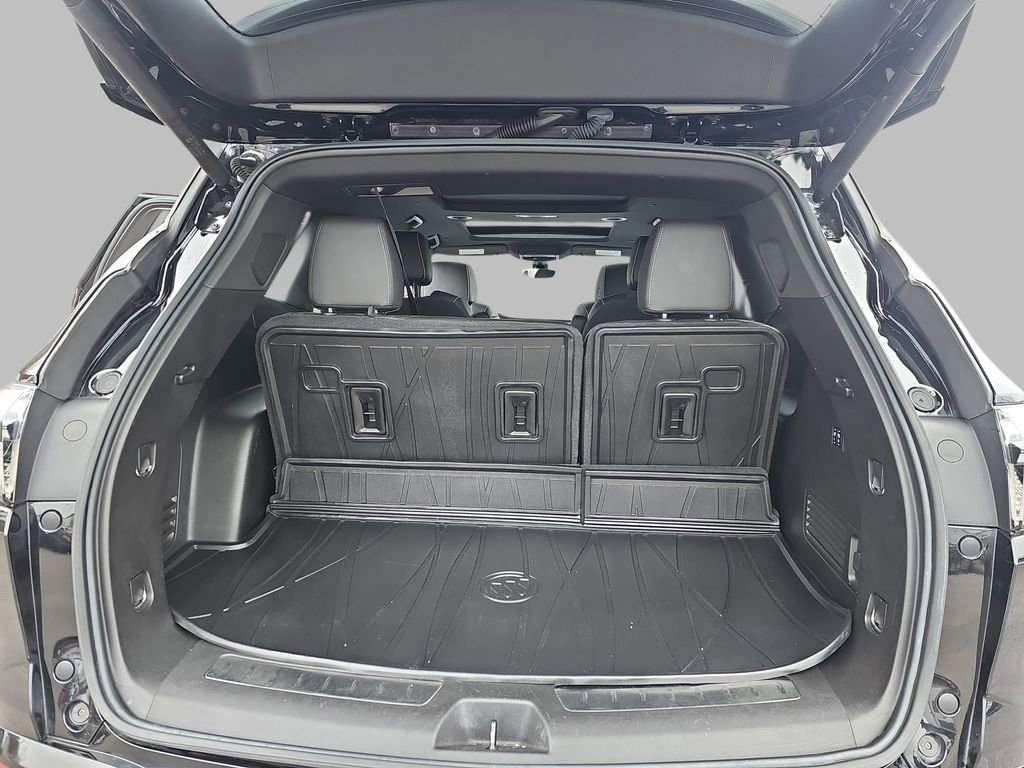 Certified 2023 Buick Enclave Avenir w/ Avenir Technology Package AWD/4WD image 17