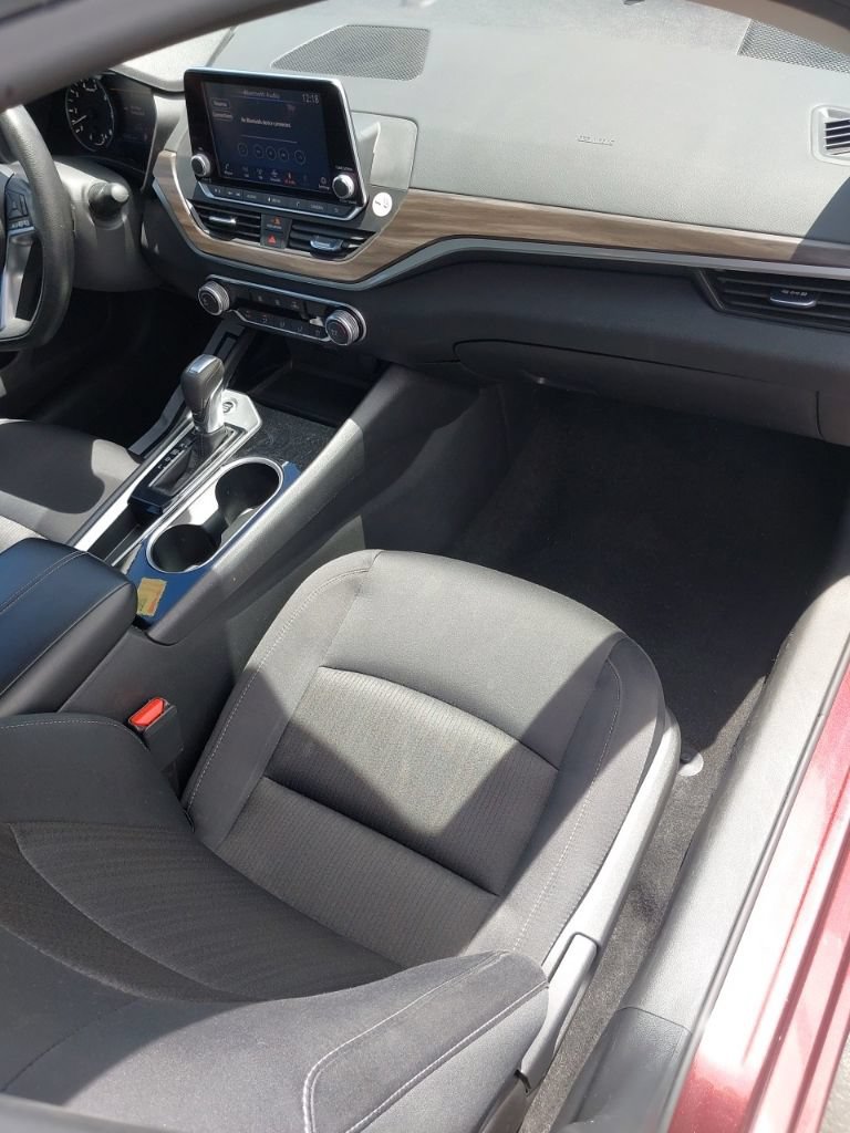Used 2024 Nissan Altima 2.5 SV FWD image 14