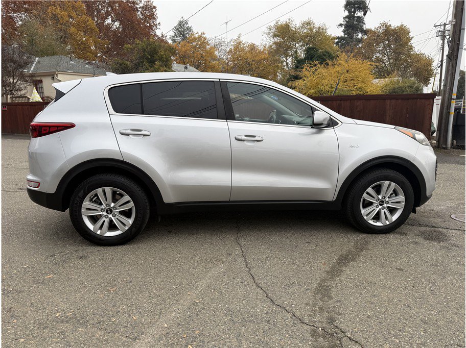 Used 2018 Kia Sportage LX image 8