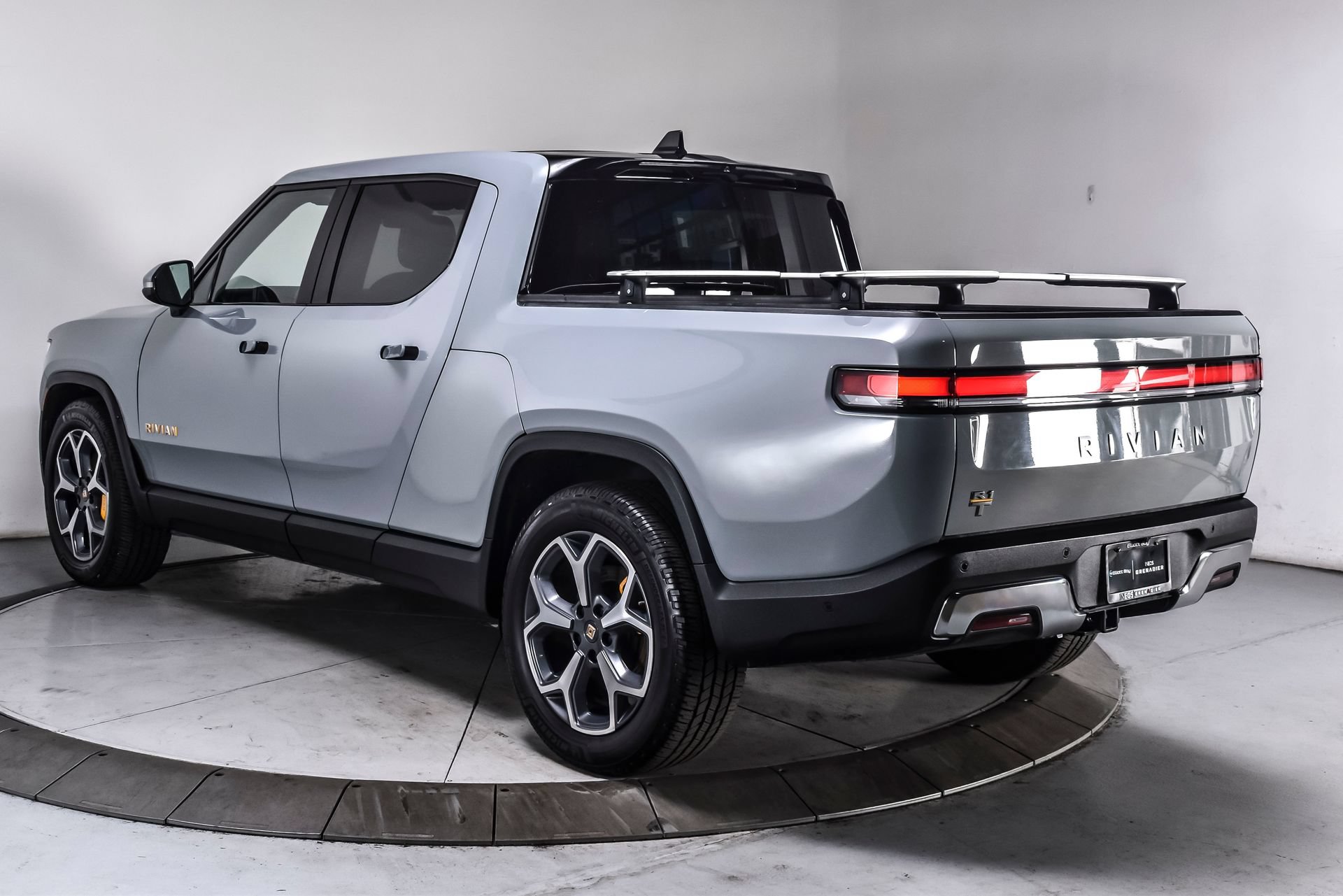Used 2022 Rivian R1T Adventure AWD/4WD image 6
