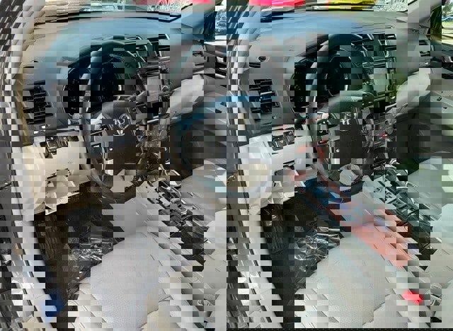 Used 2013 Toyota Highlander Limited image 19