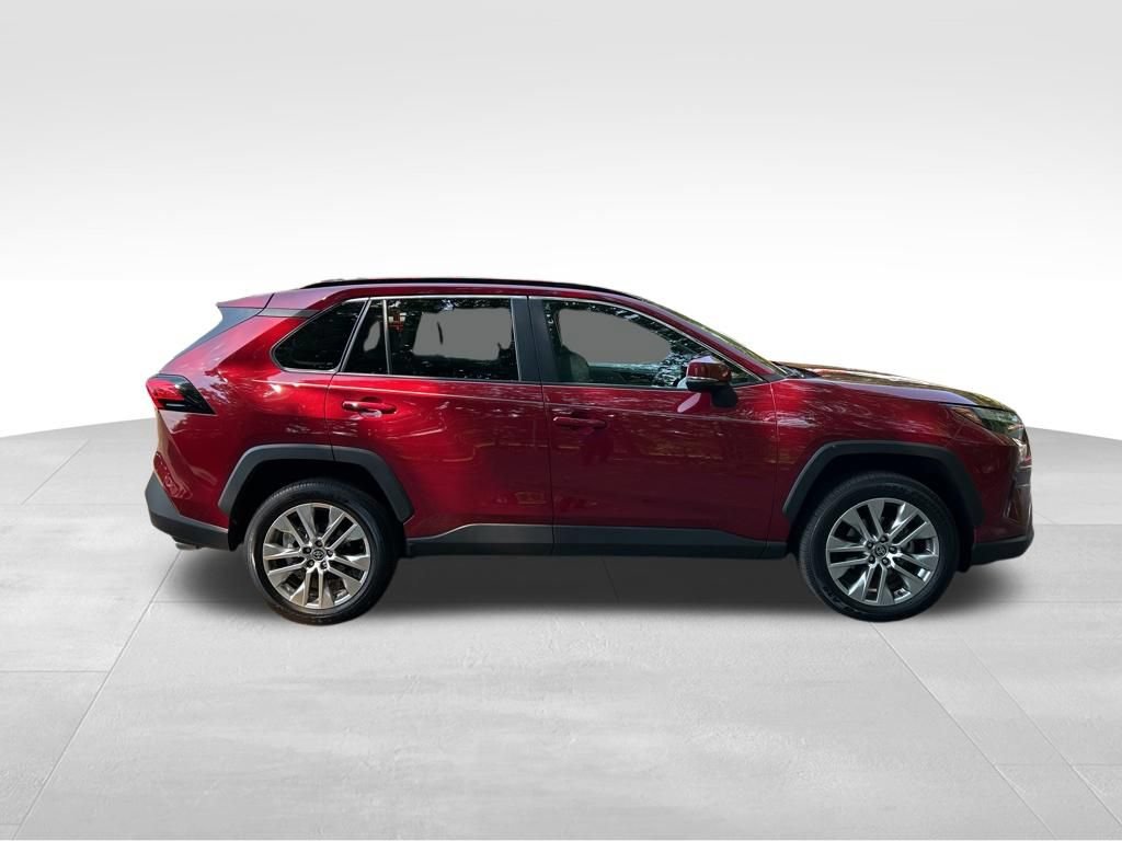 Used 2022 Toyota RAV4 XLE Premium FWD image 7