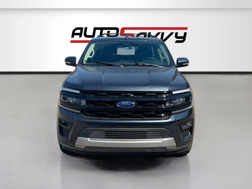 Used 2022 Ford Expedition XLT RWD image 2