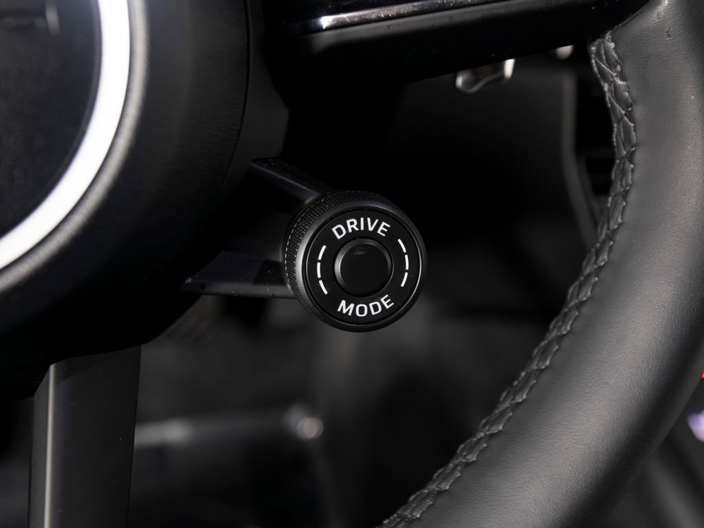 Certified 2026 Porsche Macan AWD/4WD image 26