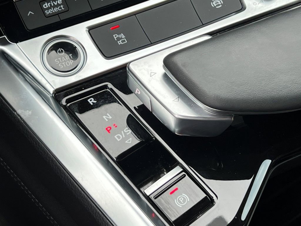 Certified 2022 Audi e-tron Premium w/ Convenience Plus Package image 34