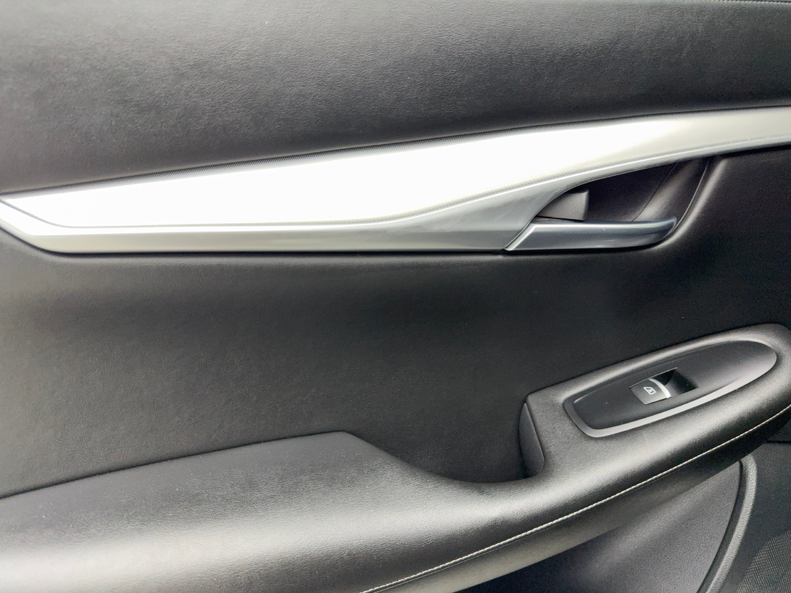 Used 2019 INFINITI QX50 Luxe w/ Navigation Package FWD image 39
