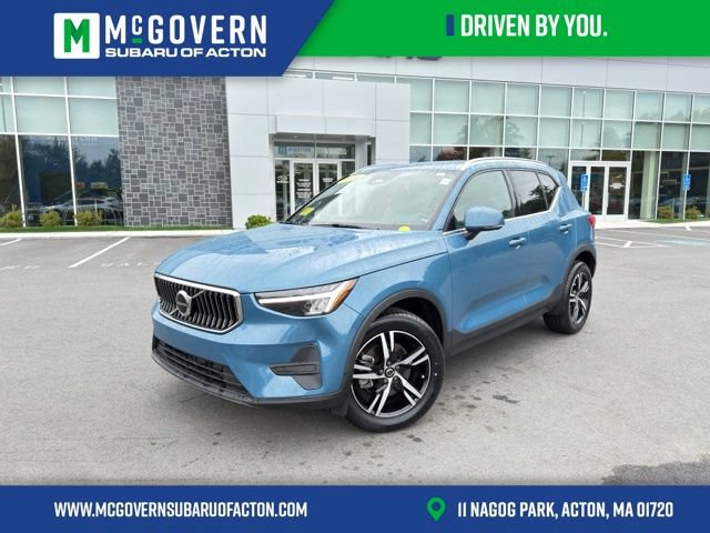 Used 2024 Volvo XC40 B5 Core AWD/4WD image 1