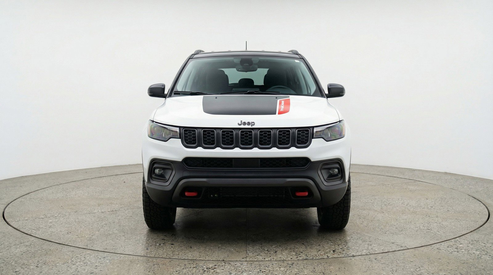 Used 2025 Jeep Compass Trailhawk AWD/4WD image 2