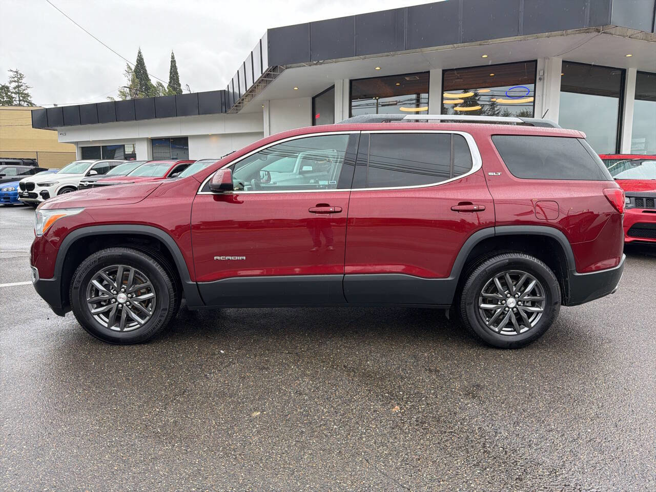 Used 2017 GMC Acadia SLT image 2