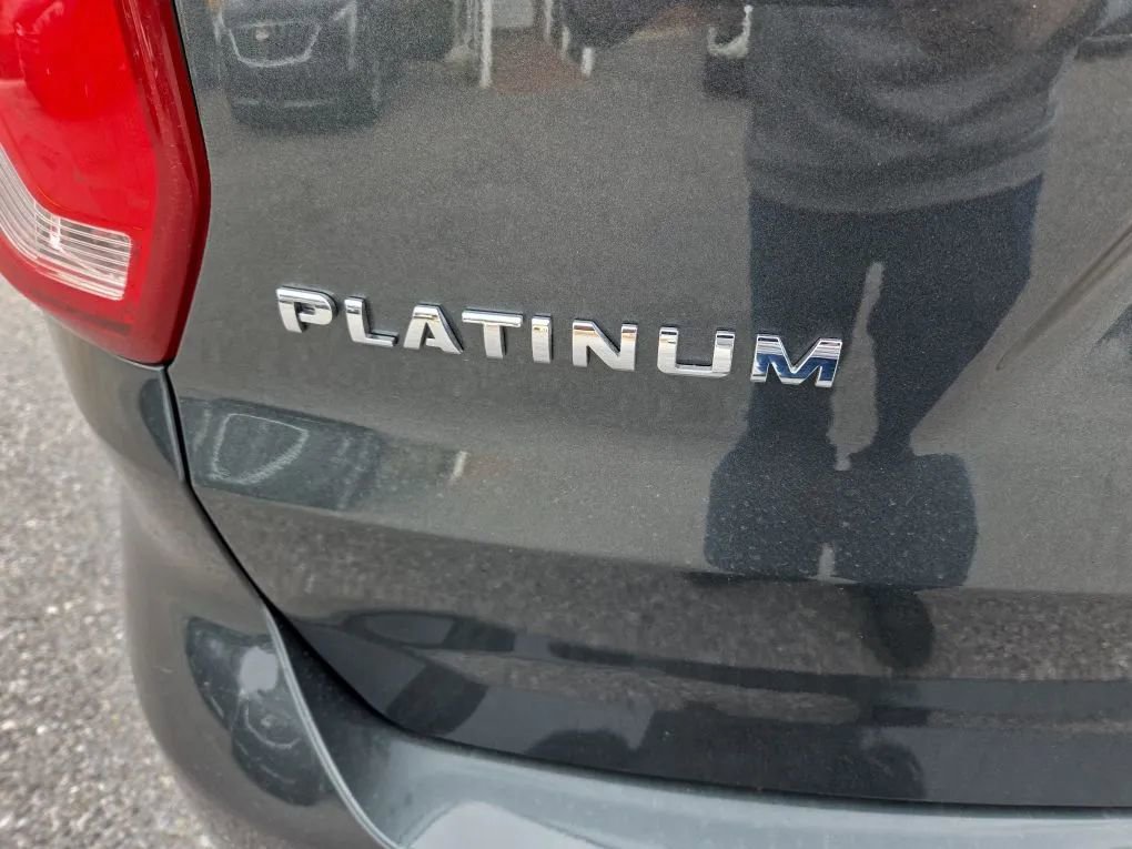 Used 2016 Ford Explorer Platinum image 34