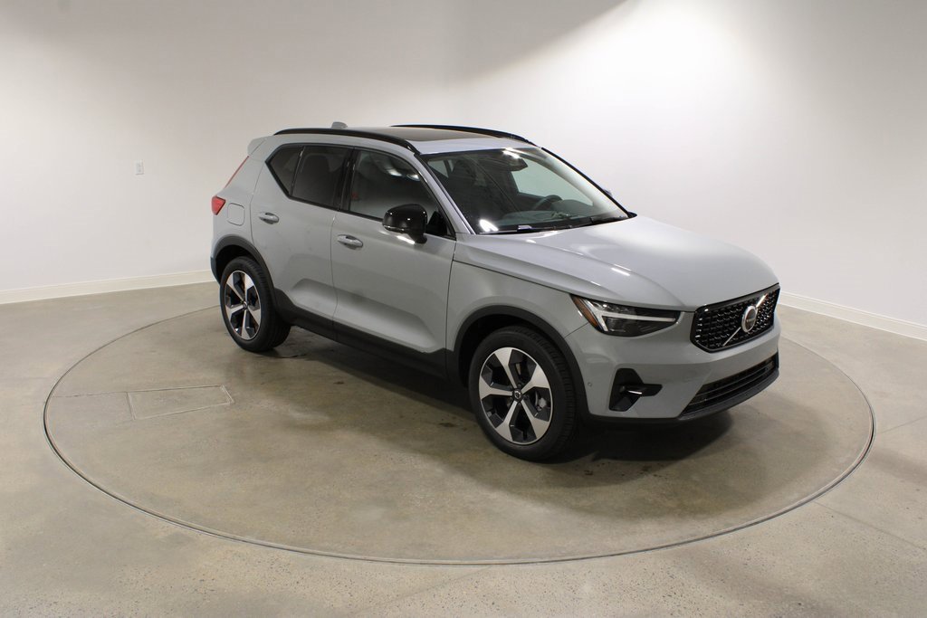 New 2026 Volvo XC40 B5 Plus w/ Protection Package Premier image 8
