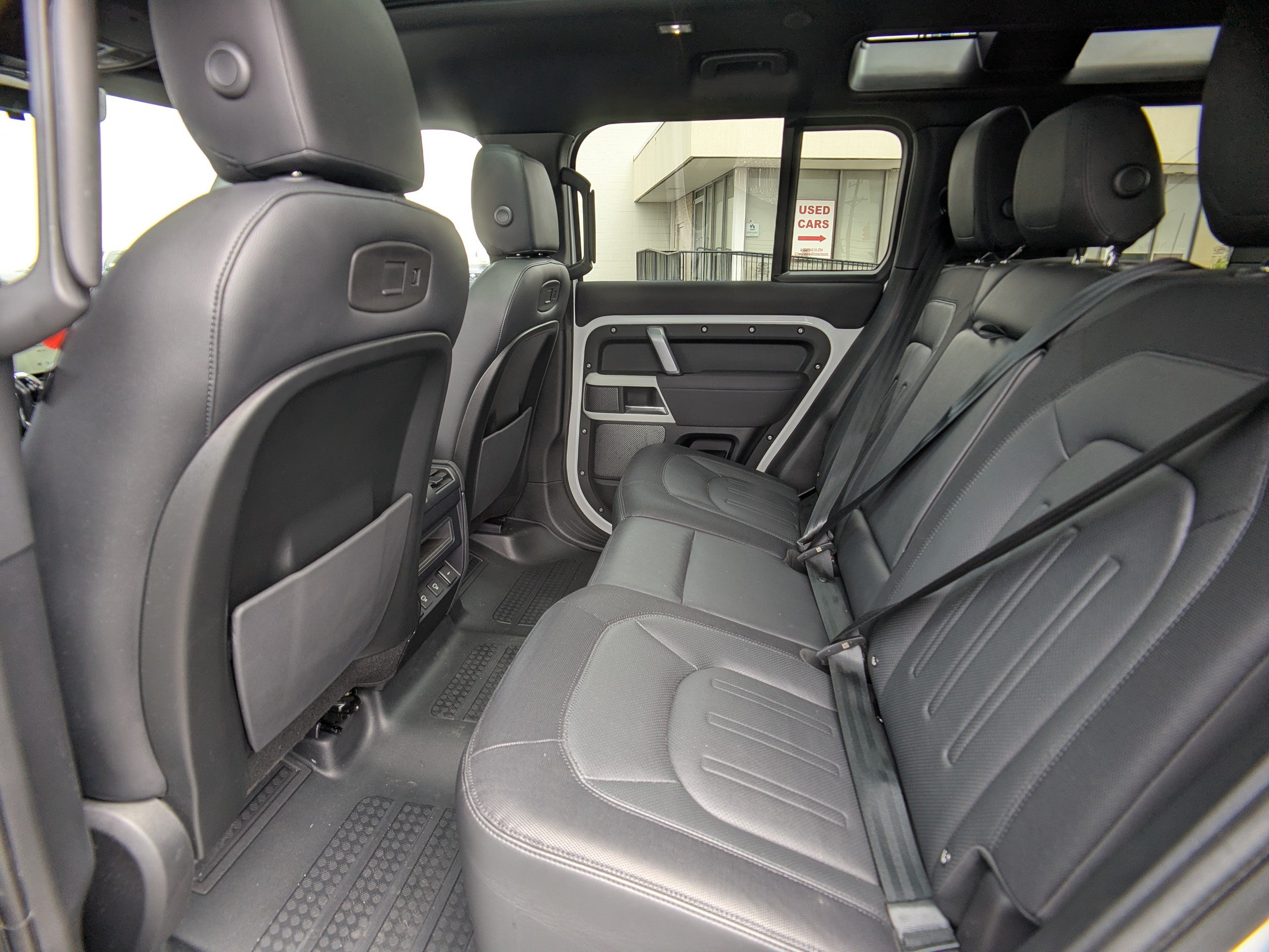 Used 2022 Land Rover Defender 110 X-Dynamic SE AWD/4WD image 14