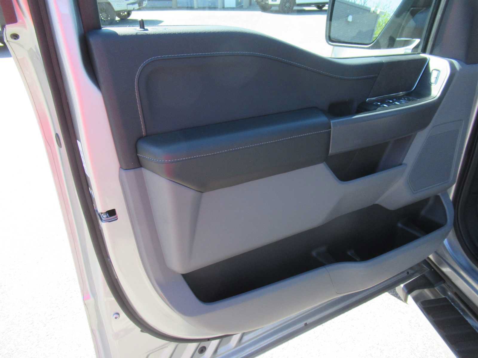 Used 2025 Ford F150 XLT w/ Equipment Group 301A Standard AWD/4WD image 22