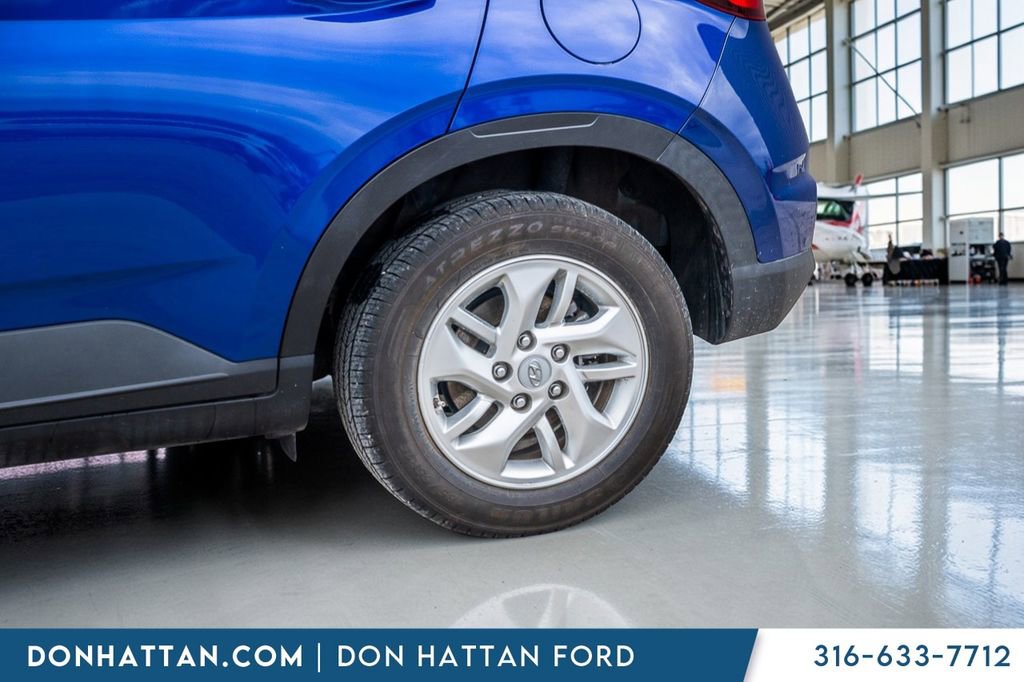 Used 2020 Hyundai Venue SEL image 31