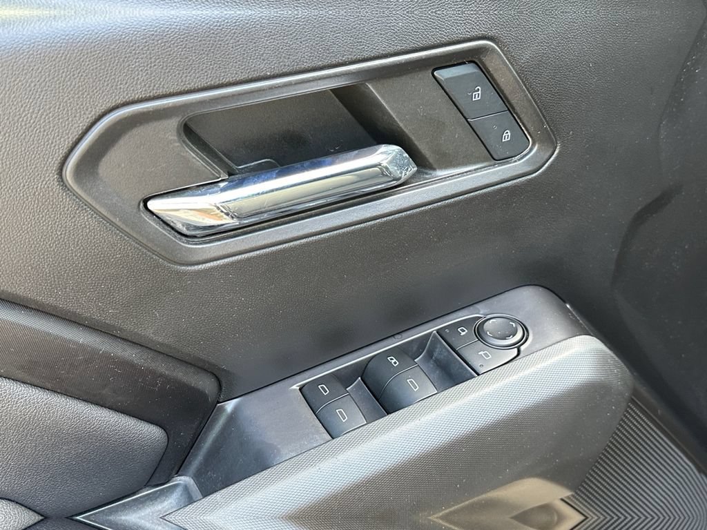 Used 2023 Chevrolet Colorado LT AWD/4WD image 15