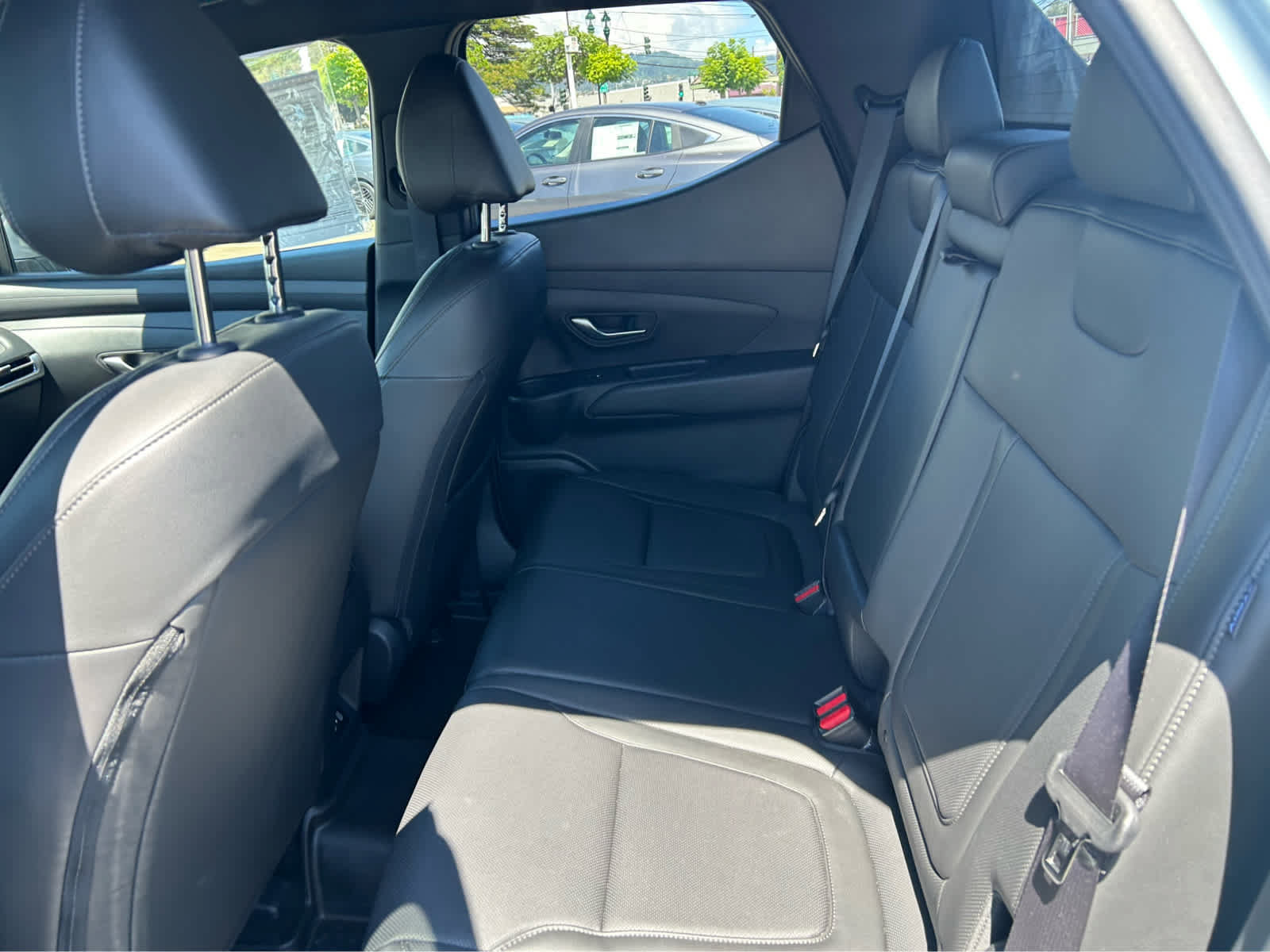 Used 2025 Hyundai Santa Cruz SEL FWD image 9