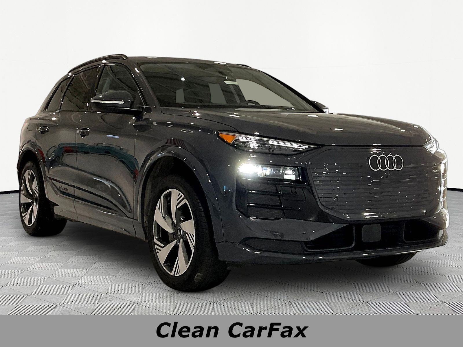Used 2025 Audi Q6 e-tron Premium Plus AWD/4WD image 3