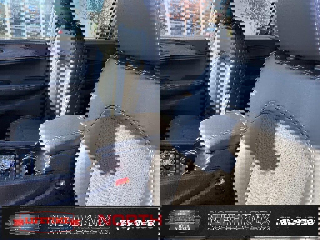 New 2025 Jeep Grand Cherokee L Altitude image 4