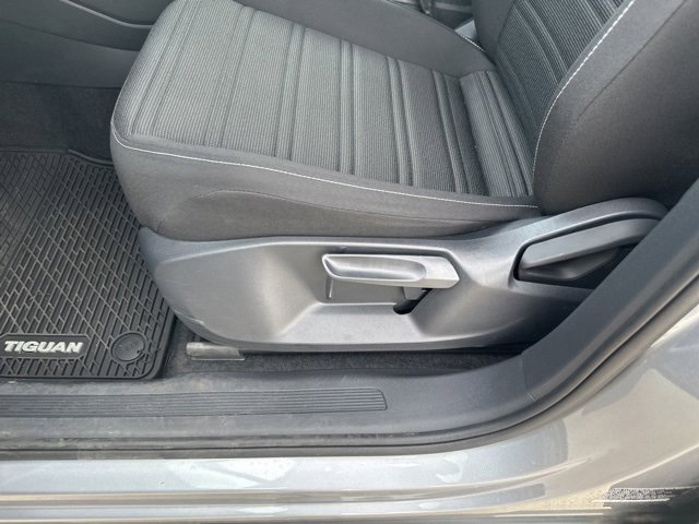 Used 2024 Volkswagen Tiguan S image 8