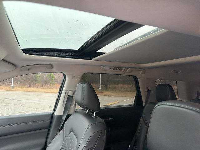 Used 2025 Nissan Pathfinder Platinum image 20