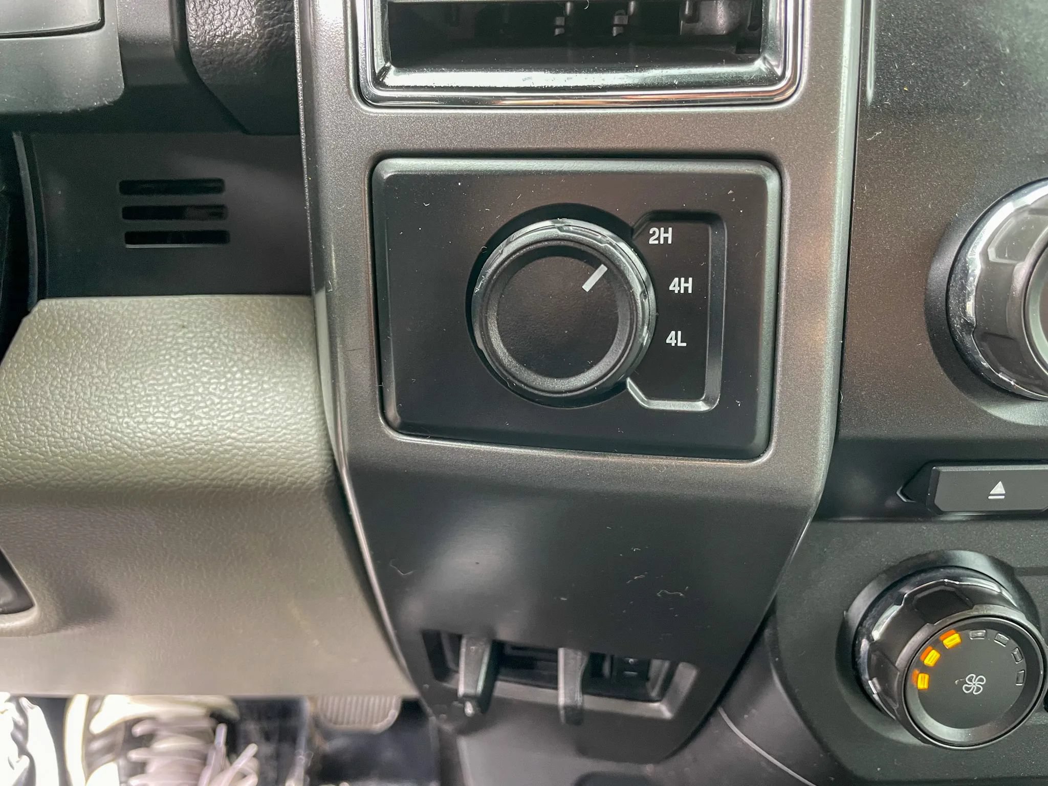 Used 2018 Ford F150 XLT AWD/4WD image 26