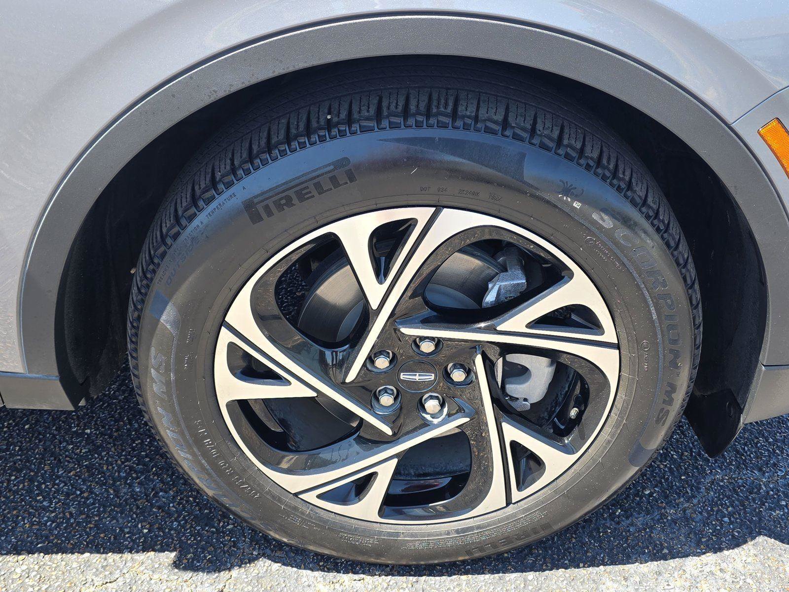 Used 2024 Lincoln Nautilus Premier AWD/4WD image 40