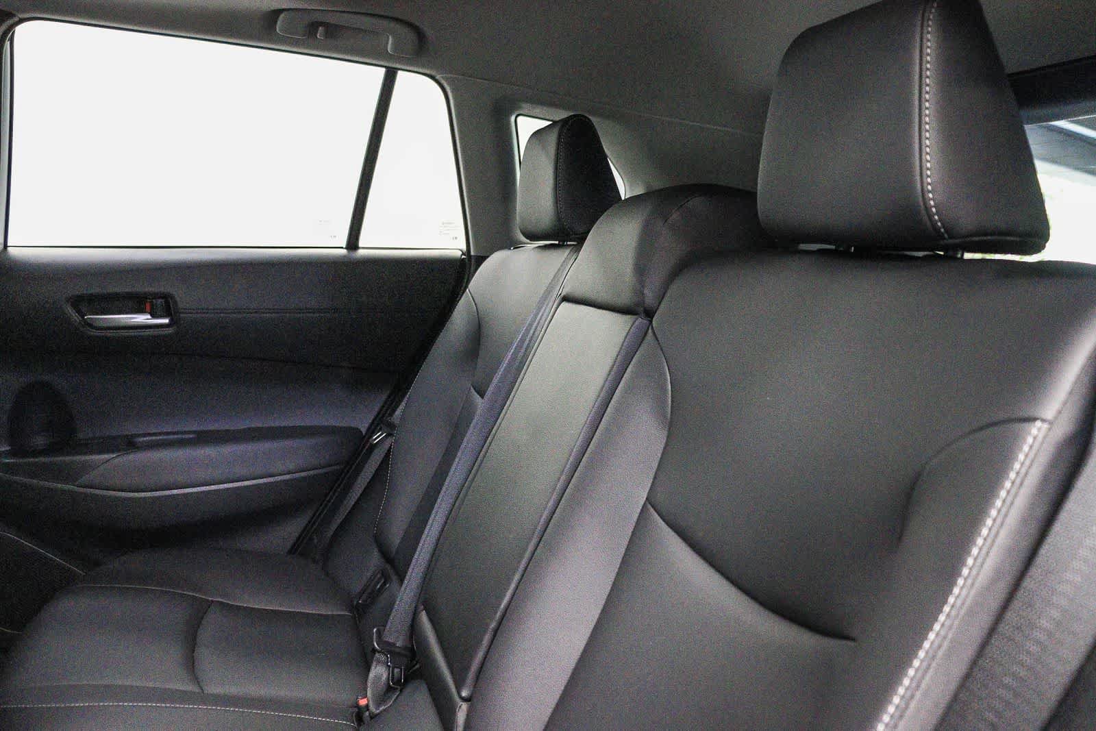 Used 2023 Toyota Corolla Cross XLE w/ Convenience Package FWD image 21