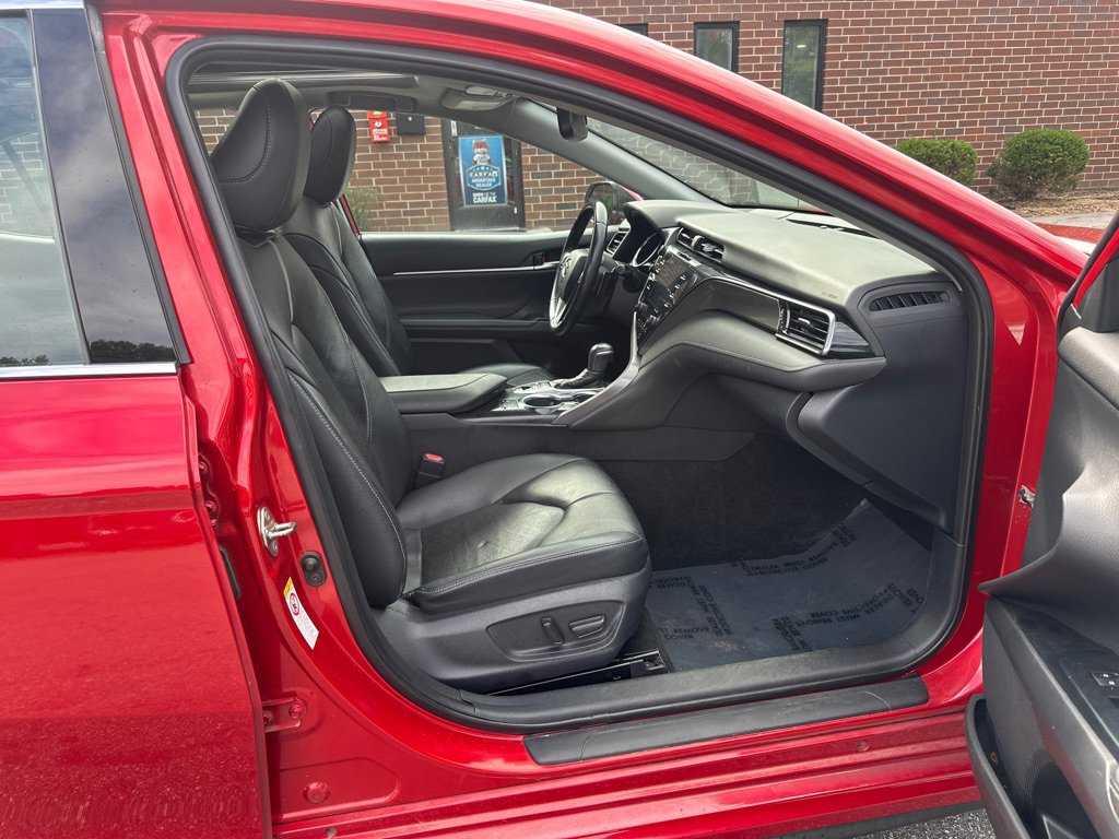 Used 2019 Toyota Camry XSE image 19