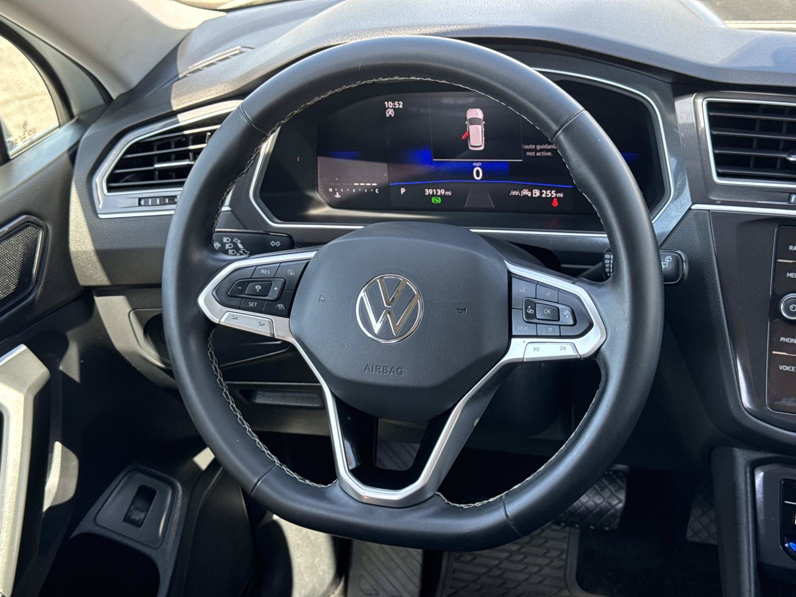 Certified 2024 Volkswagen Tiguan SE FWD image 10