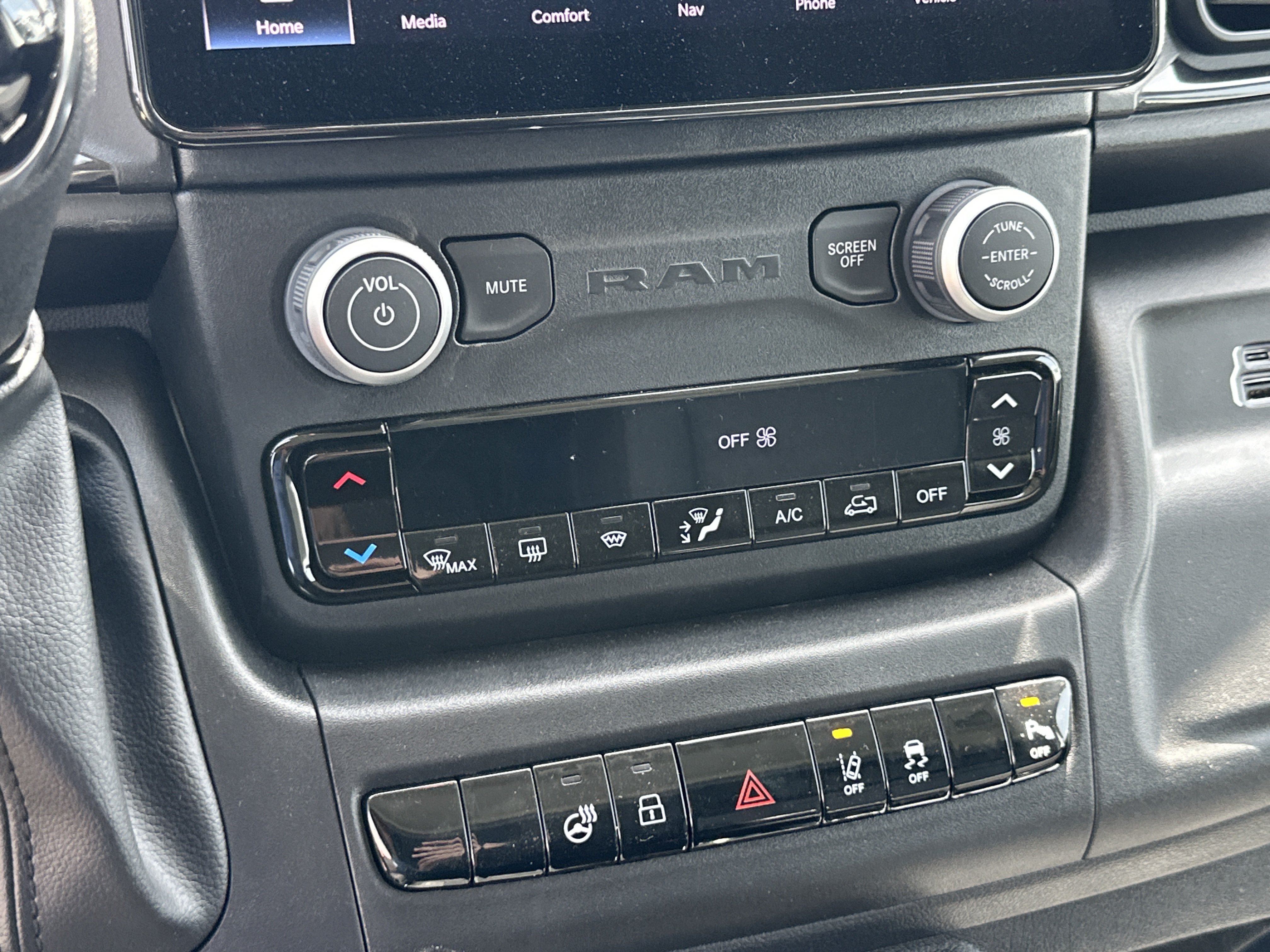 New 2026 RAM ProMaster 3500 w/ Premium Convenience Group FWD image 8