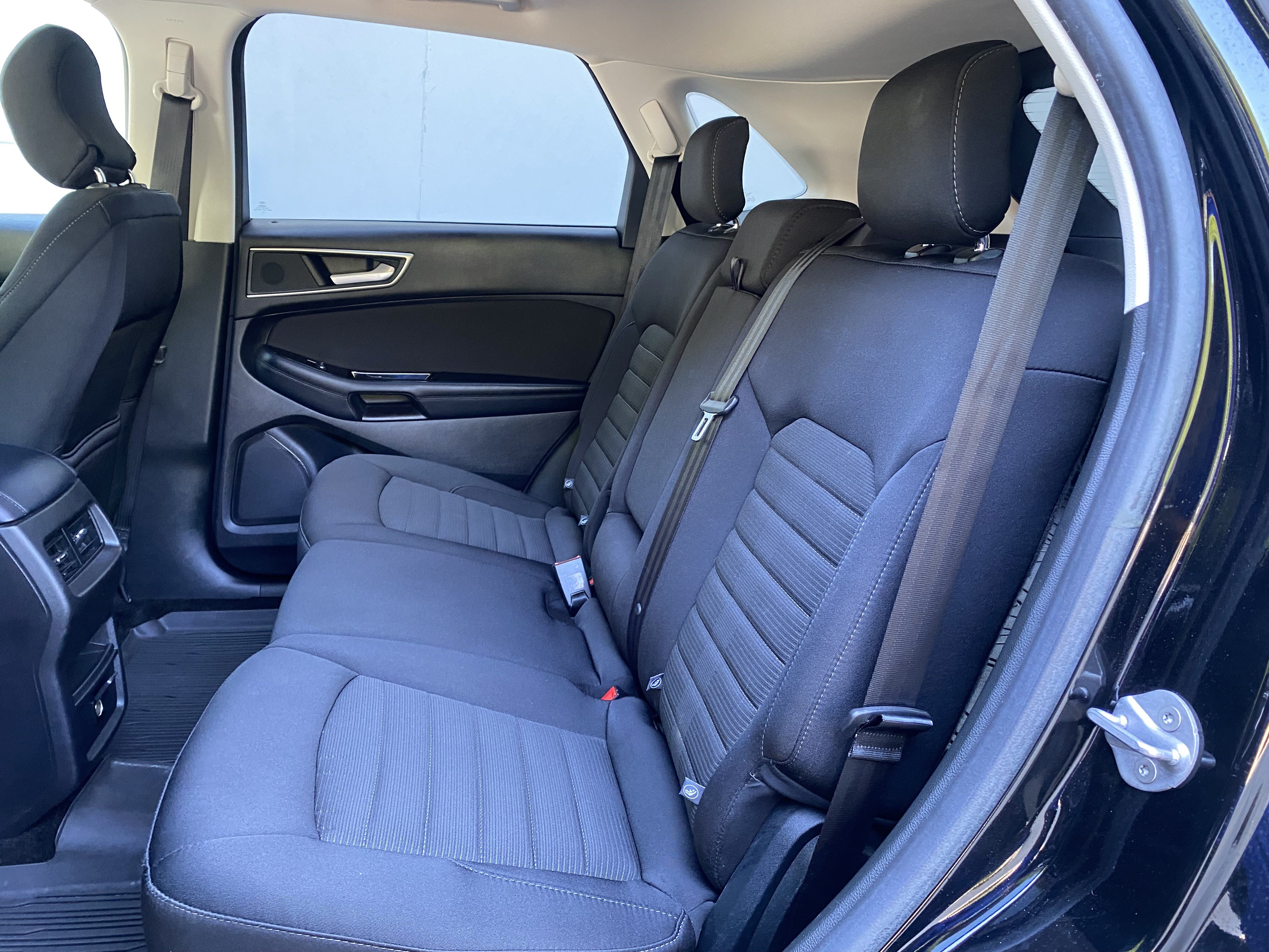 Used 2018 Ford Edge SEL FWD image 36