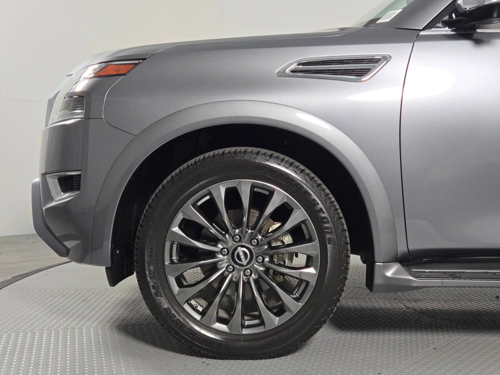 Used 2023 Nissan Armada Platinum w/ Captain's Chairs Package AWD/4WD image 9