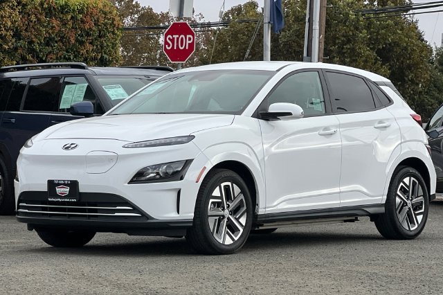 Used 2023 Hyundai Kona SE w/ Cargo Package FWD image 10