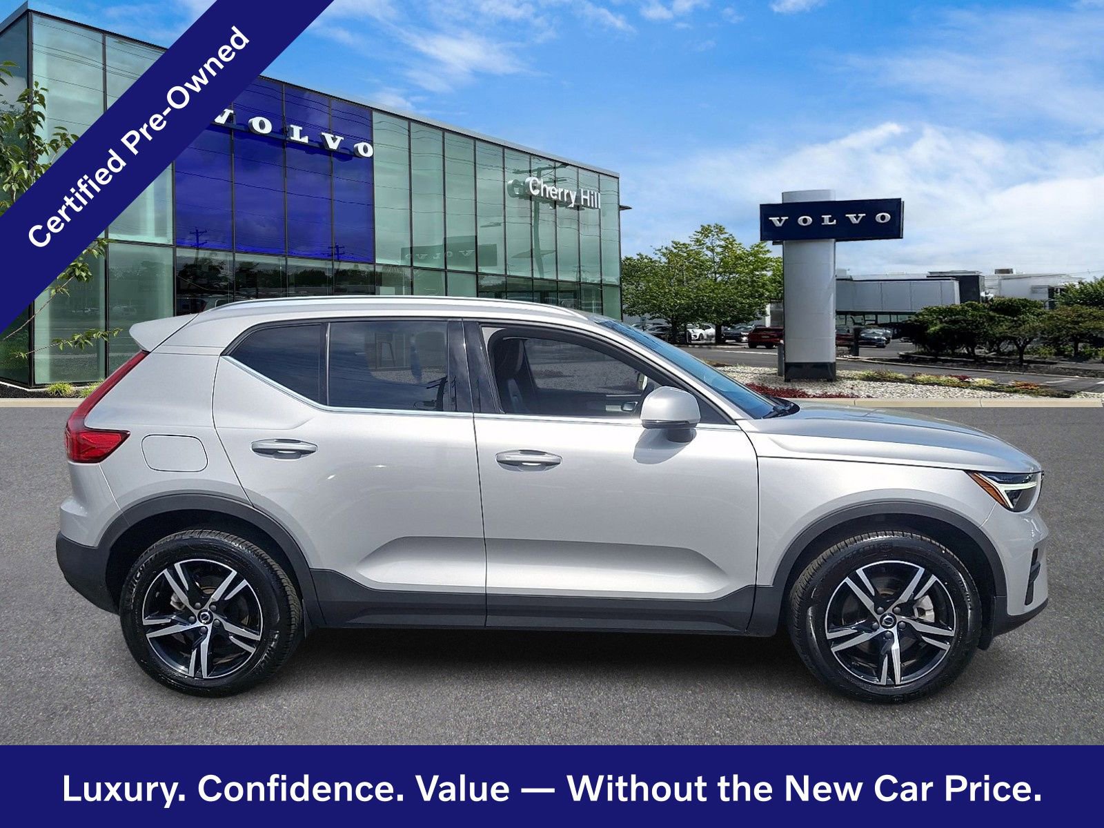 Certified 2025 Volvo XC40 B5 Core AWD/4WD image 8