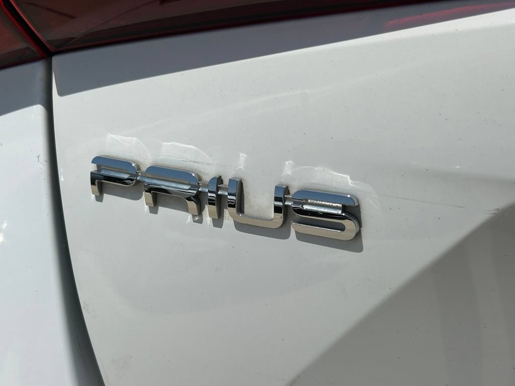Used 2020 Toyota Prius LE FWD image 12