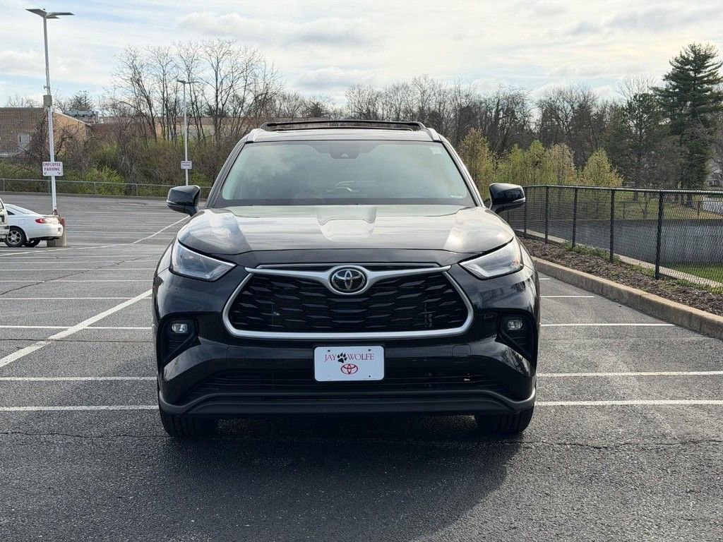 Used 2023 Toyota Highlander XLE image 10