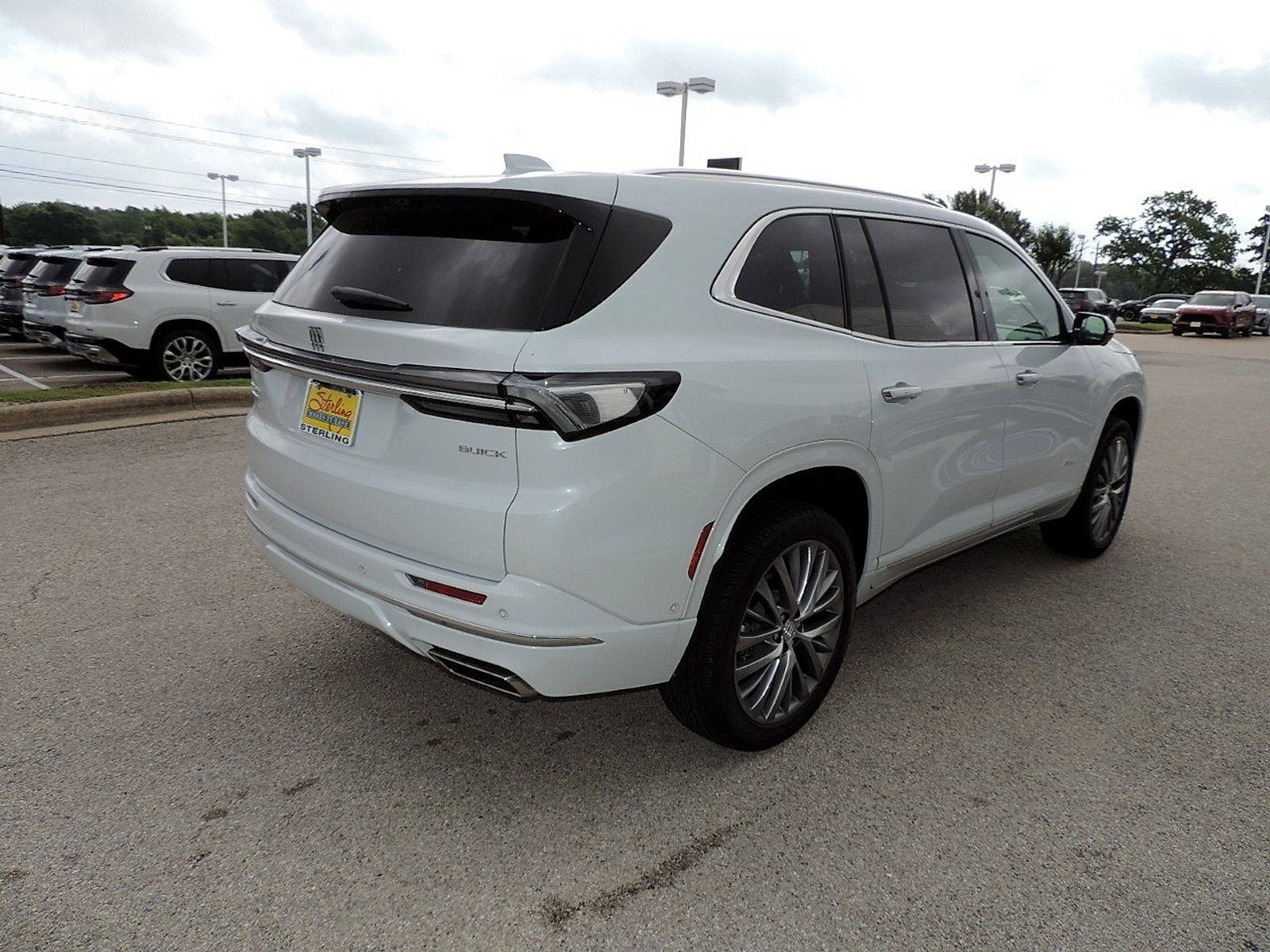 New 2026 Buick Enclave Avenir w/ Super Cruise Package FWD image 5