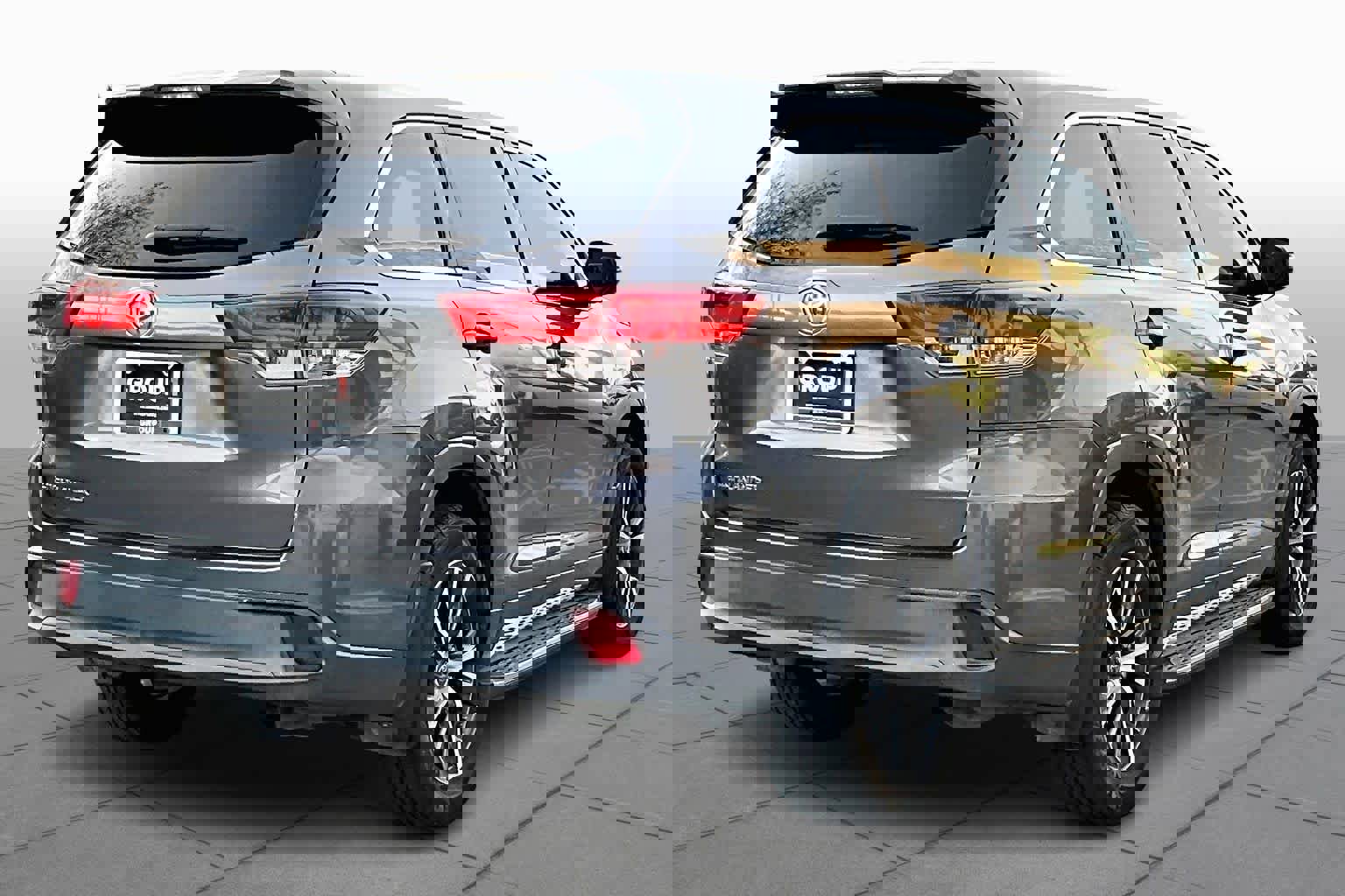 Used 2017 Toyota Highlander LE image 11