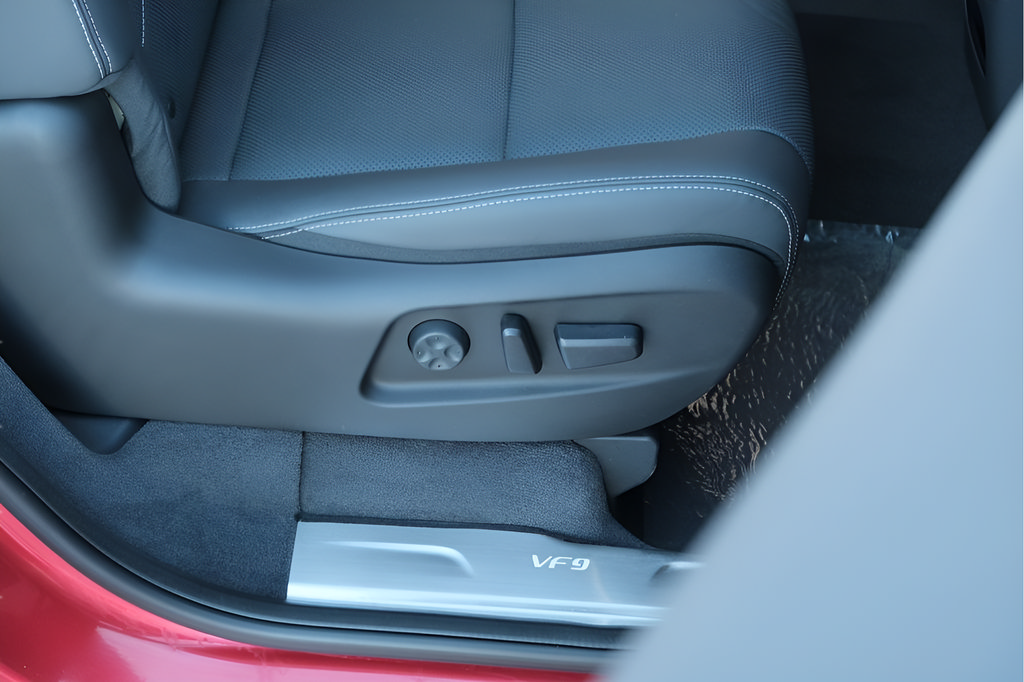 New 2024 VinFast VF 9 Plus AWD/4WD image 15