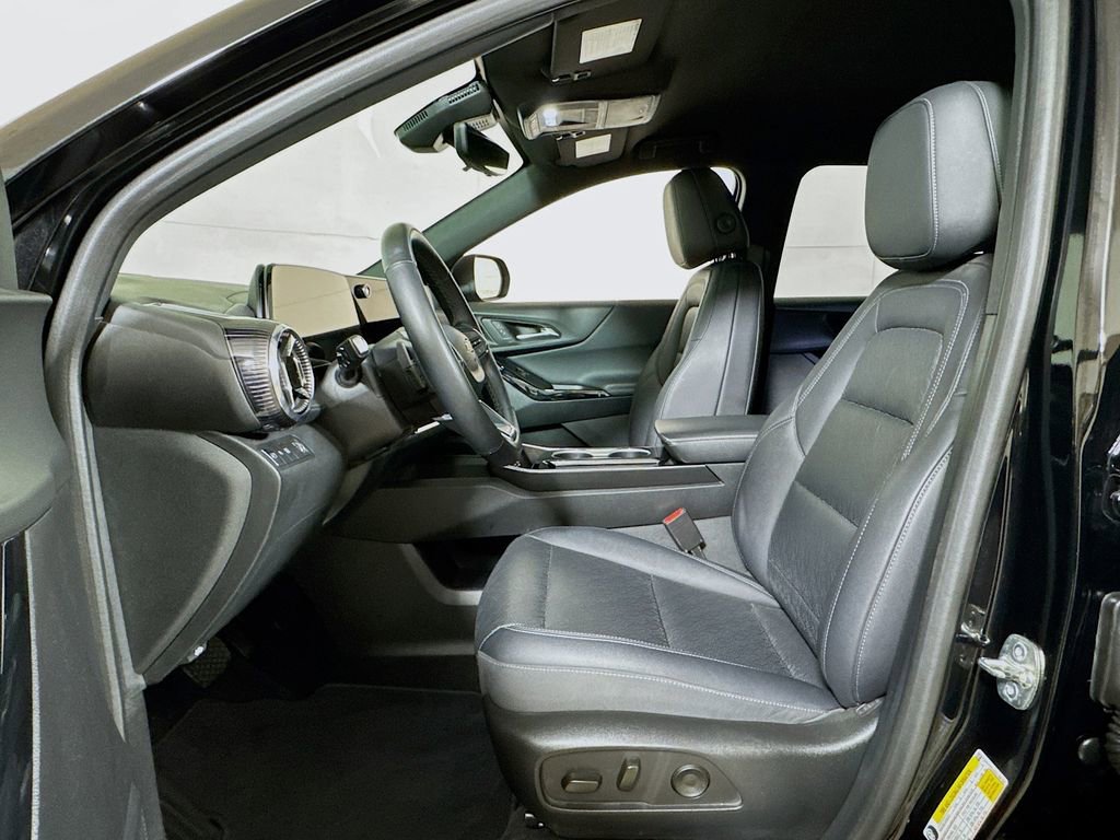 Used 2025 Chevrolet Equinox LT w/ Convenience Package II image 19