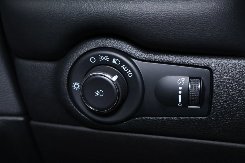 Used 2023 Dodge Durango GT image 27