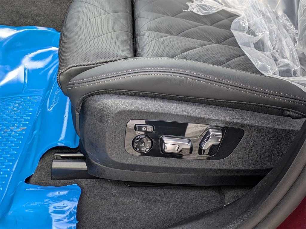 New 2025 BMW X7 xDrive40i w/ Premium Package image 9