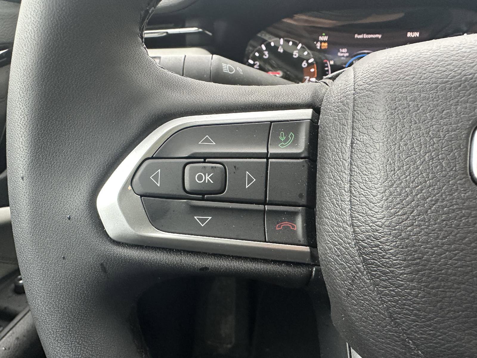 Used 2024 Jeep Compass Limited w/ Sun and Sound Group AWD/4WD image 19