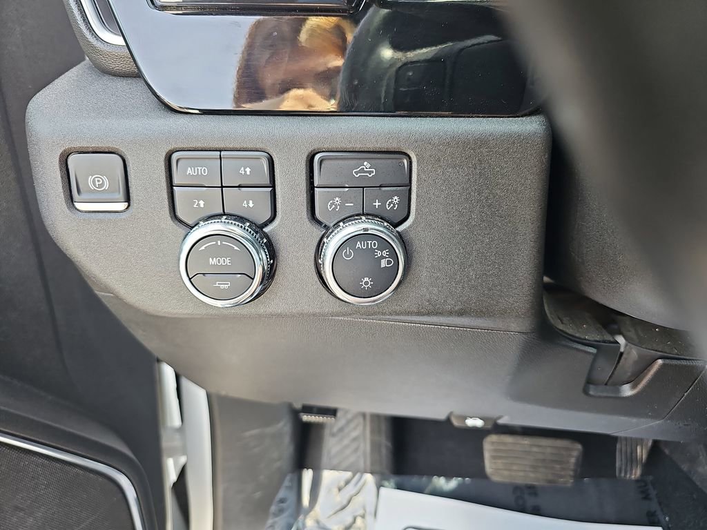 Used 2023 GMC Sierra 1500 SLE AWD/4WD image 32