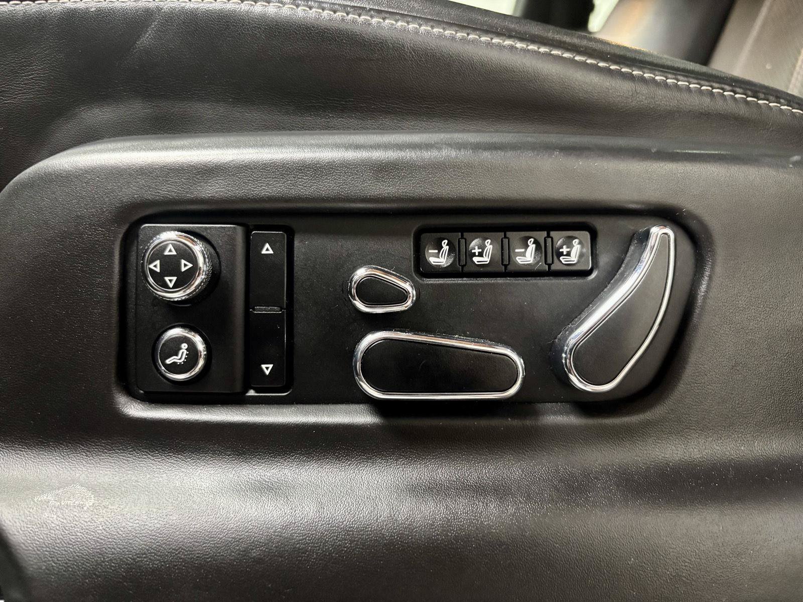 Used 2018 Bentley Bentayga AWD/4WD image 18