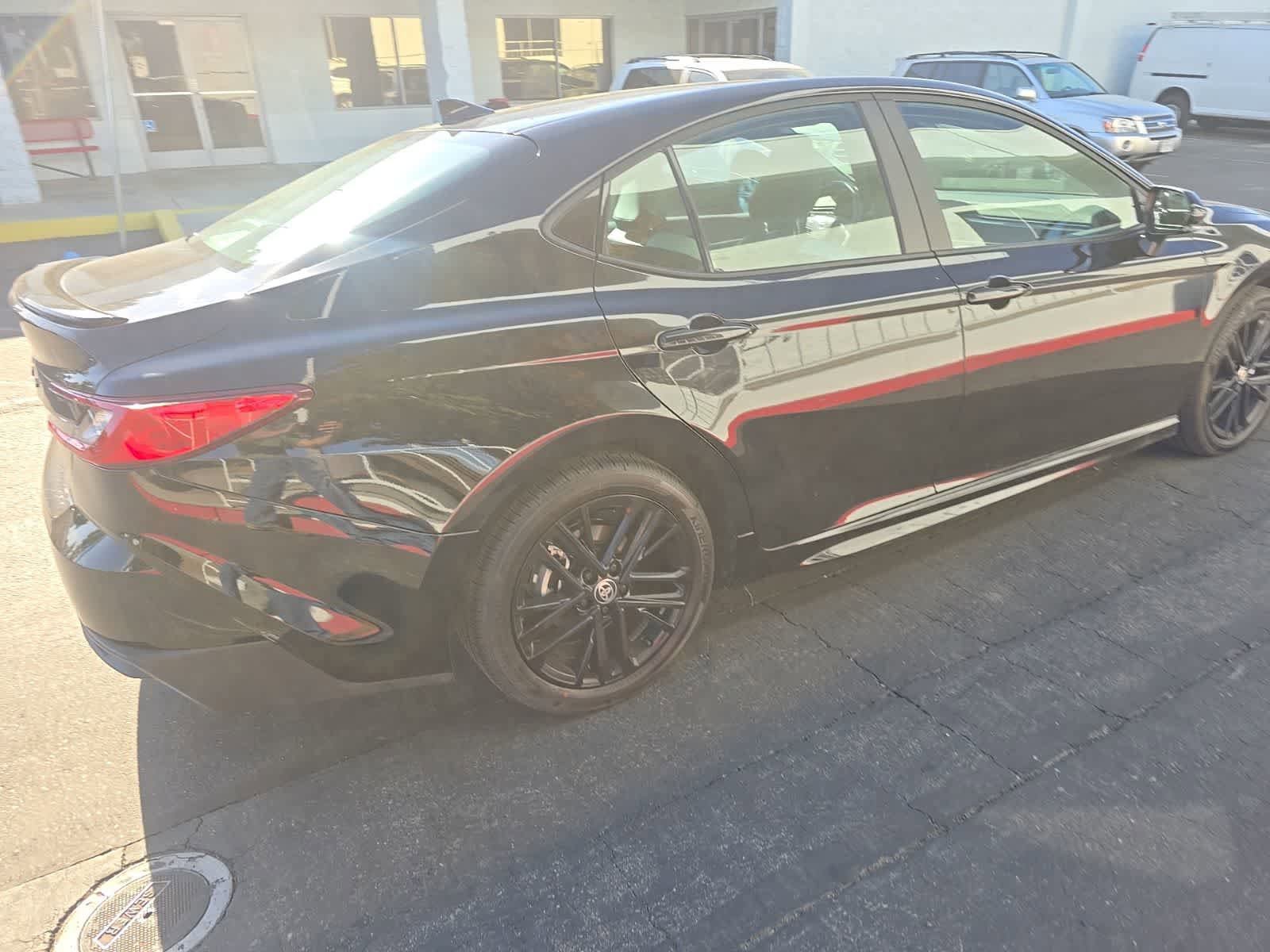 Used 2026 Toyota Camry SE FWD image 13