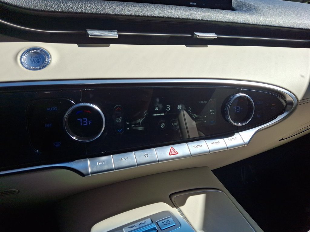 Used 2023 Genesis GV70 2.5T w/ Advanced Package AWD/4WD image 19